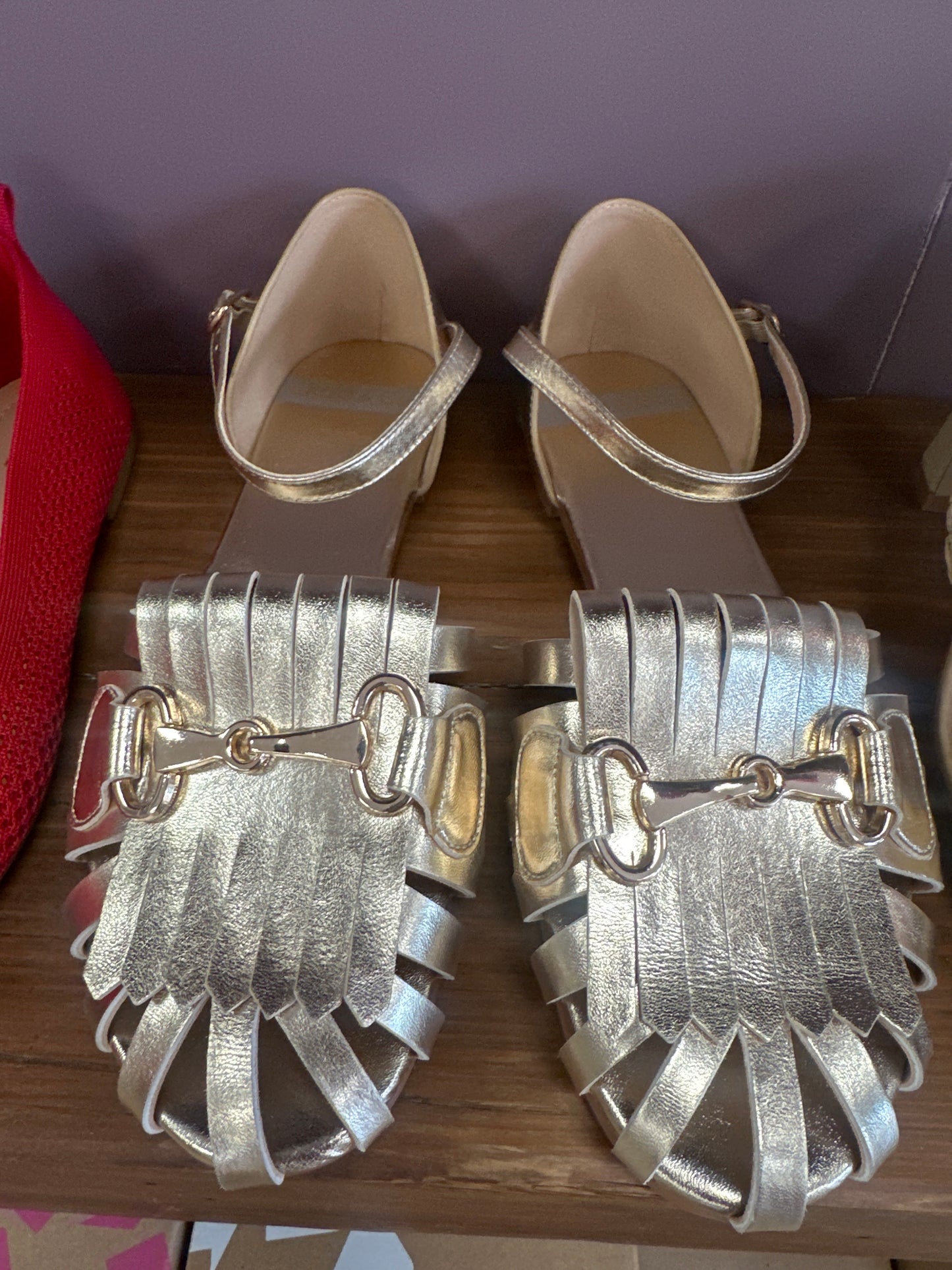 noori flat sandles